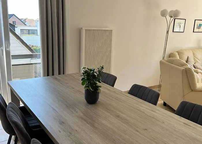 Ruim Zonnig Appartement Op 50M Van Strand